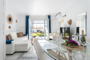 Beach house with direct access to Calahonda Beach and open sea views CS183